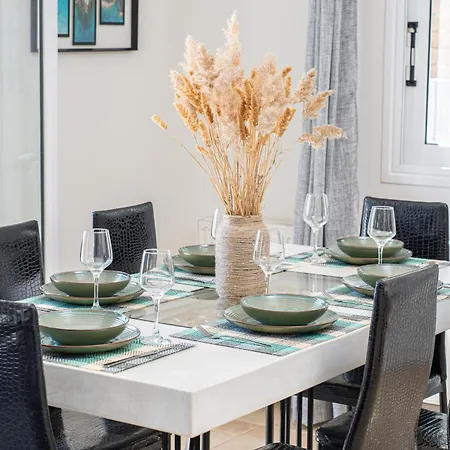 فيلة Marina Dhorizáta